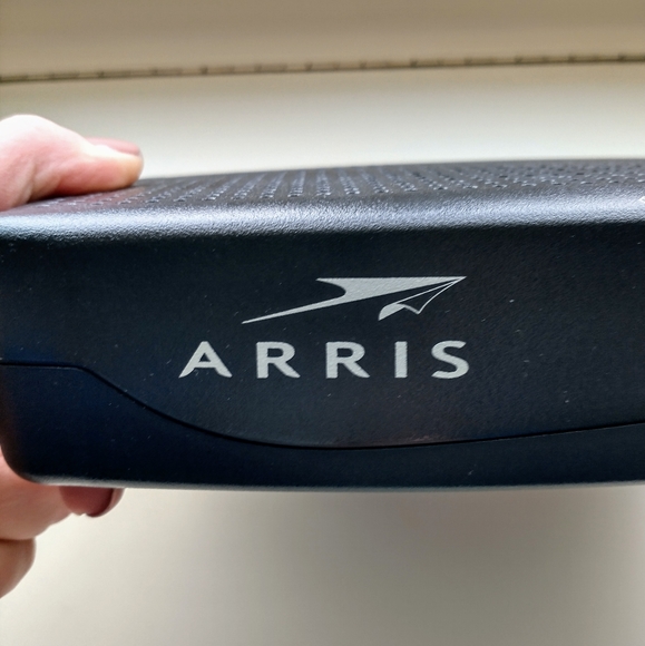 Arris TM822G Cable Modem Plus Voice/Telephone Over Cable Box - Battery Backup - Picture 2 of 9